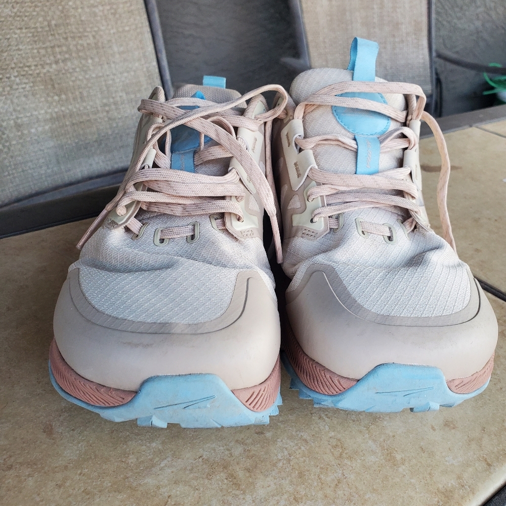 Women's Altra Lone Peak 7s, Size 8 WIDE